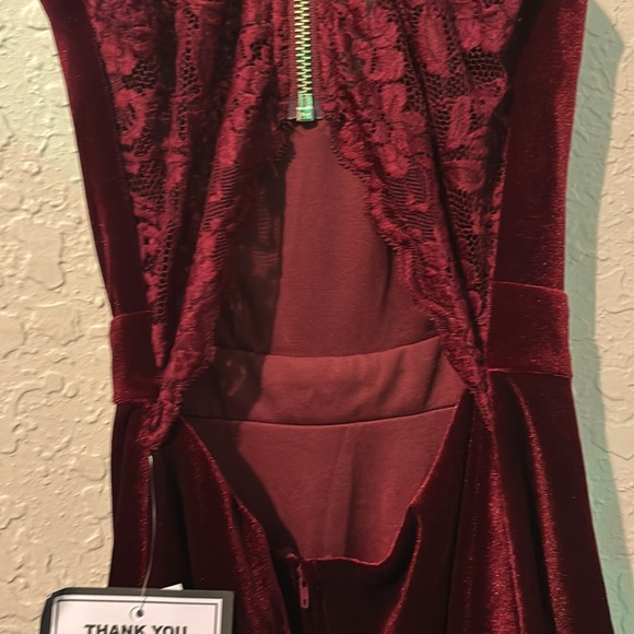 B. DARLIN EXCLUSIVE VELOUR MERLOT FORMAL DRESS - Picture 5 of 8